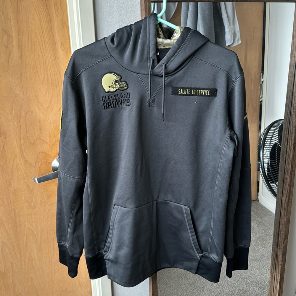 Nike Salute to Service Hoodie, Cleveland Browns, Size M, Like New
